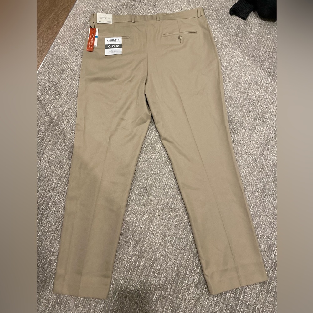 Brand new men’s dress pants